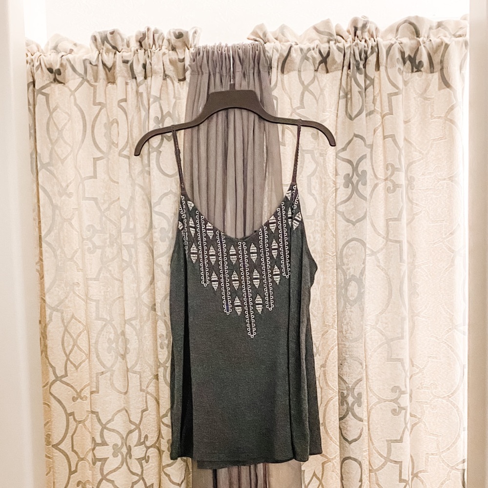 Cute tank top with geometric print!